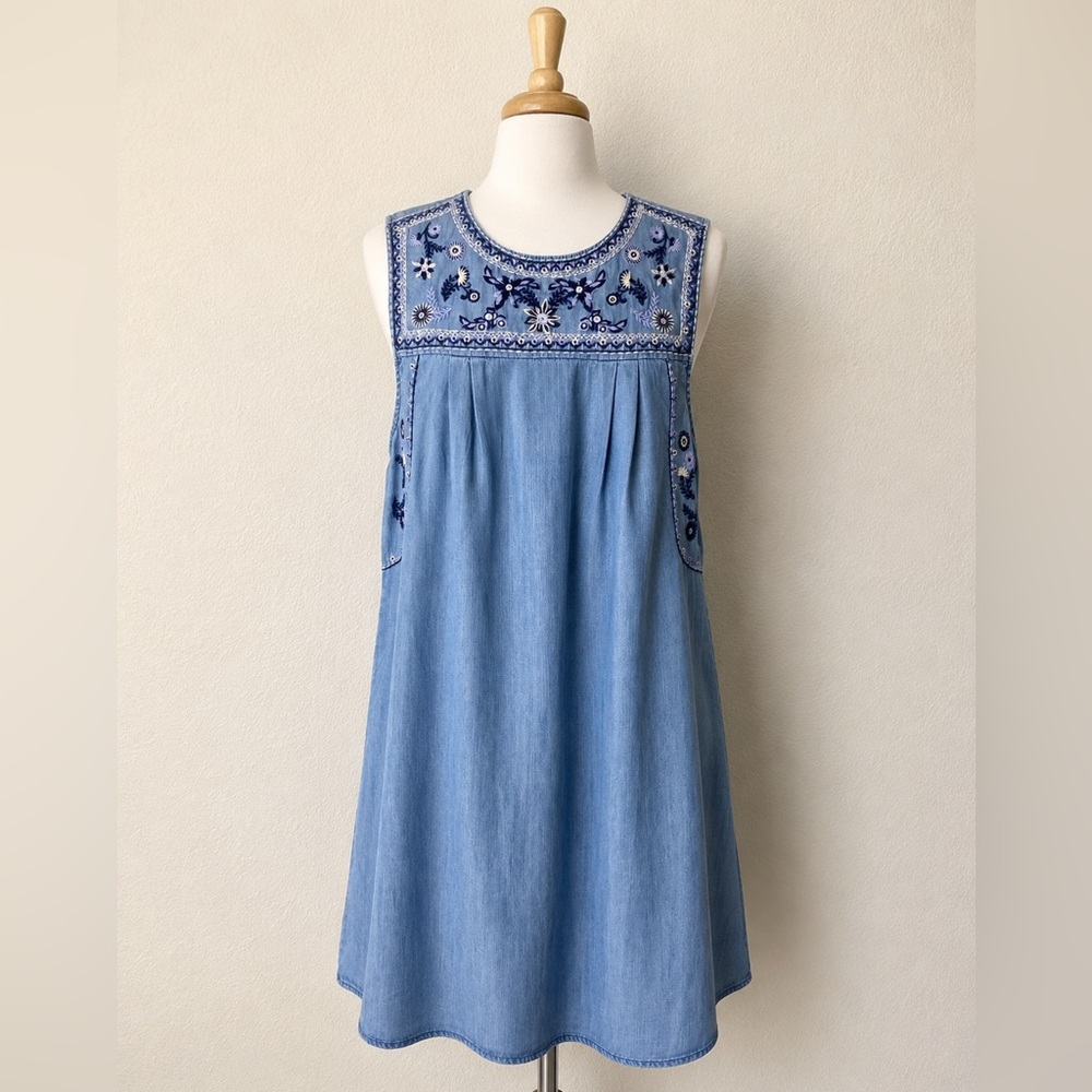 Blue Rain Floral Embroidered Blue
Chambray Boho Beachy
Cottagecore Sun Dress M/L